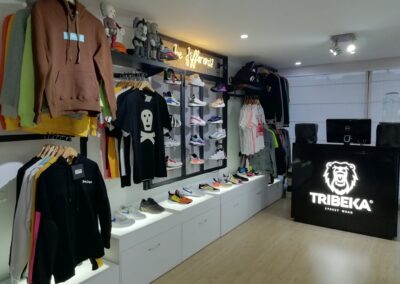 Diseño y producción de show room. identidad de marca, branding. BTL. diseño de espacios comerciales modernos